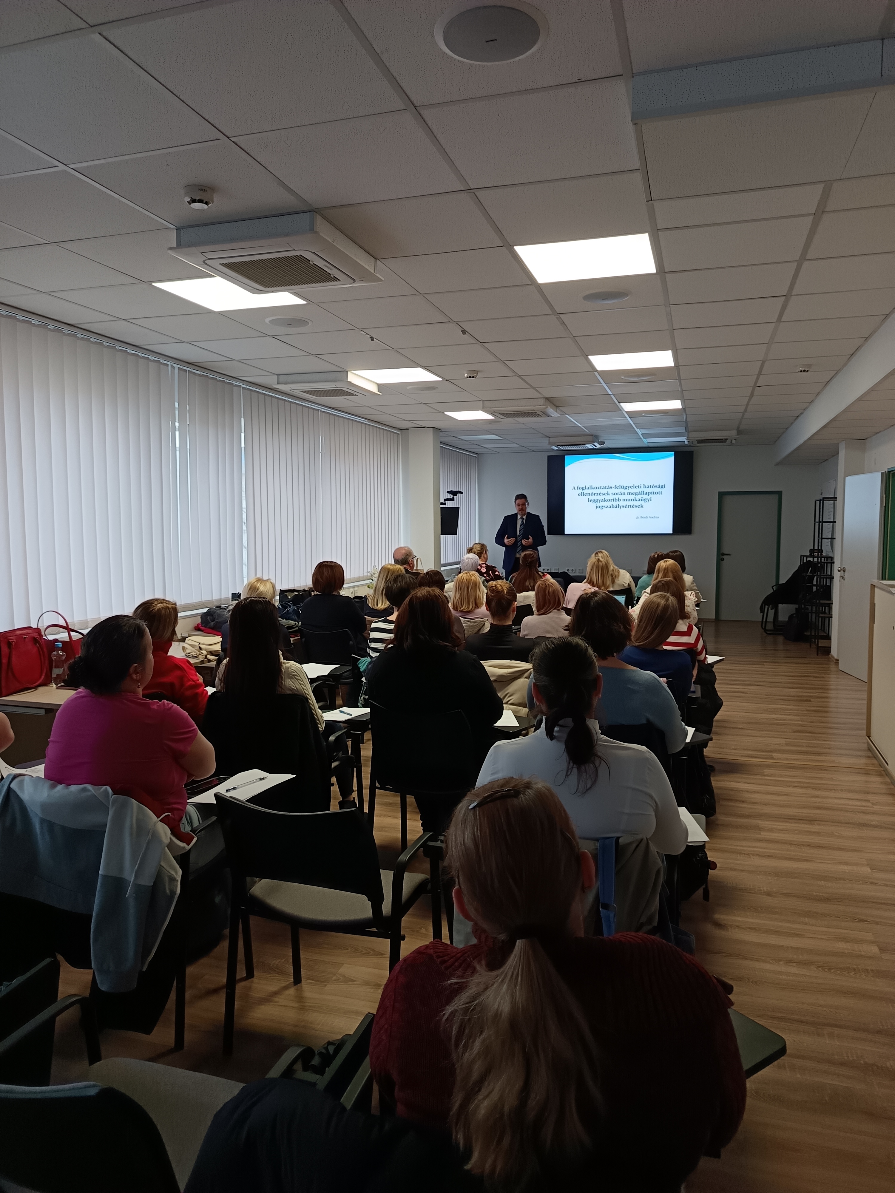 Munkaügyek Világa Klub: az egyszerűsített foglalkoztatás volt fókuszban