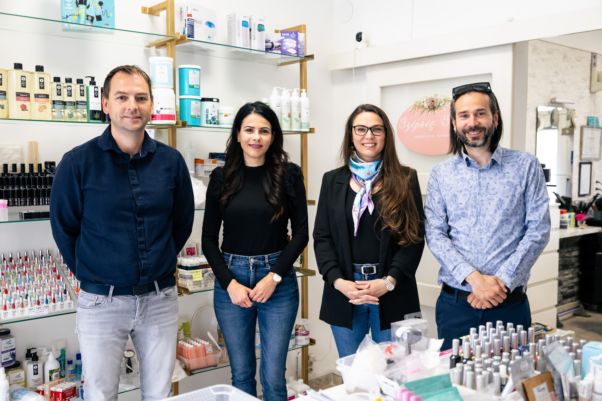 Szakmaszeretet és folyamatos fejlődés – látogatás Haszonits Anikó mesterfodrásznál