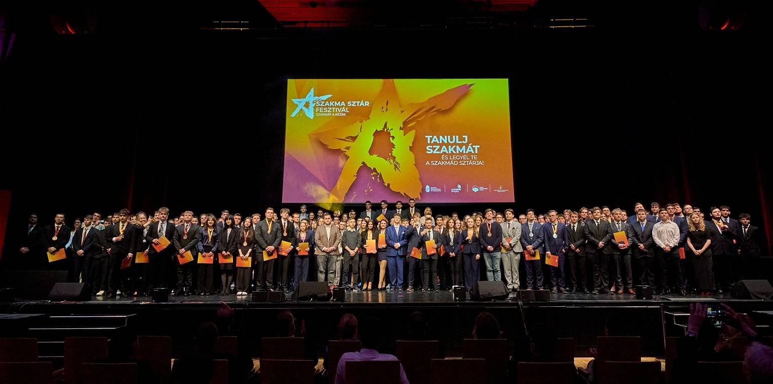 SzakmaSztár_díjazottak.jpg
