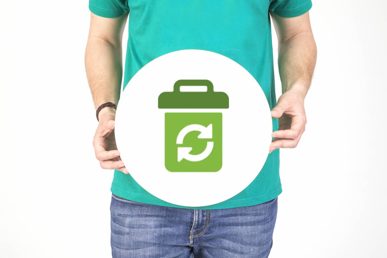 crop-male-hands-holding-ecological-sign.jpg crop-male-hands-holding-ecological-sign.jpg