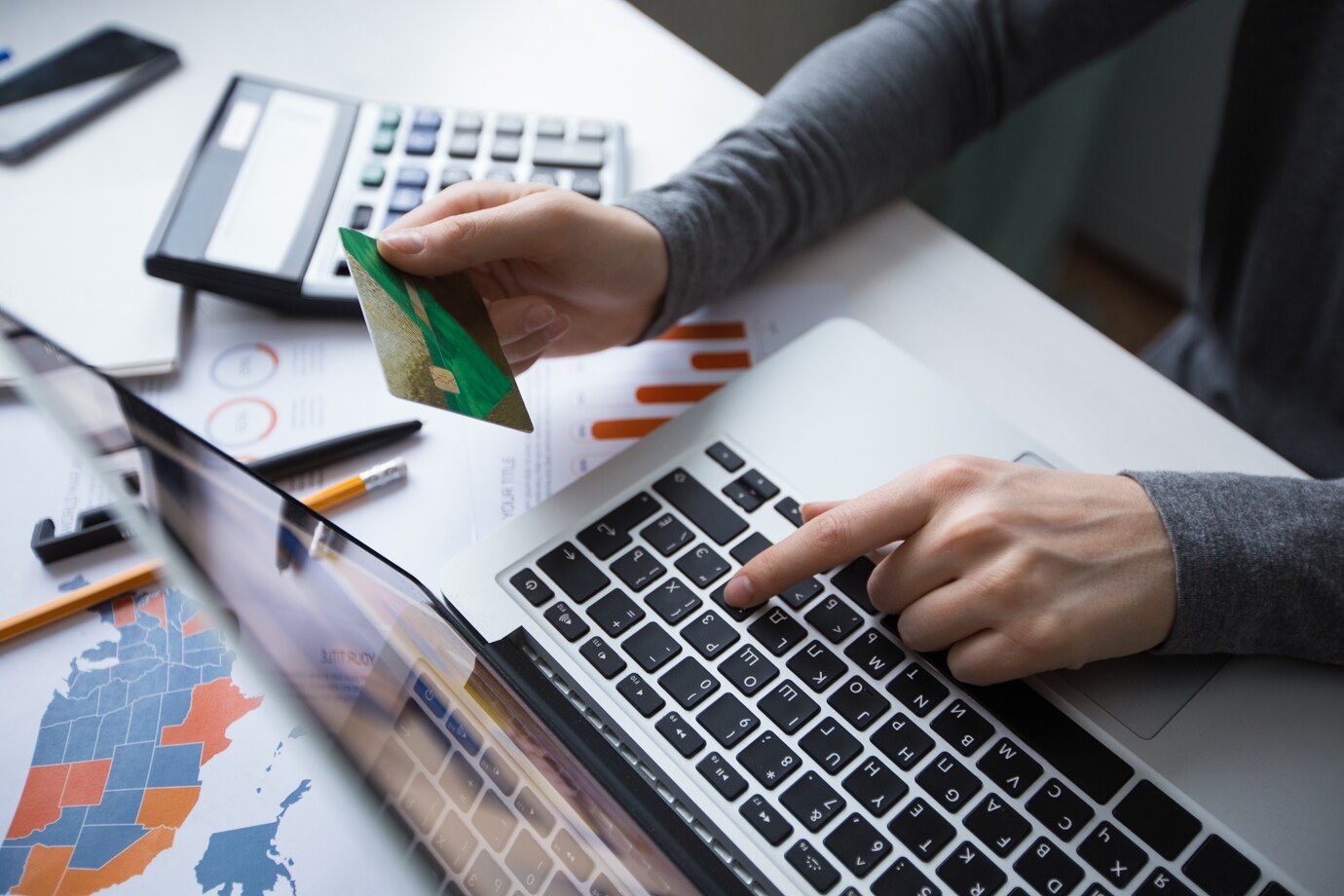 cropped-view-manager-making-online-payment_1262-3199.jpg cropped-view-manager-making-online-payment_1262-3199.jpg