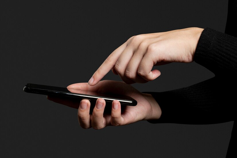 finger-pressing-smartphone-screen_53876-105170.jpg
