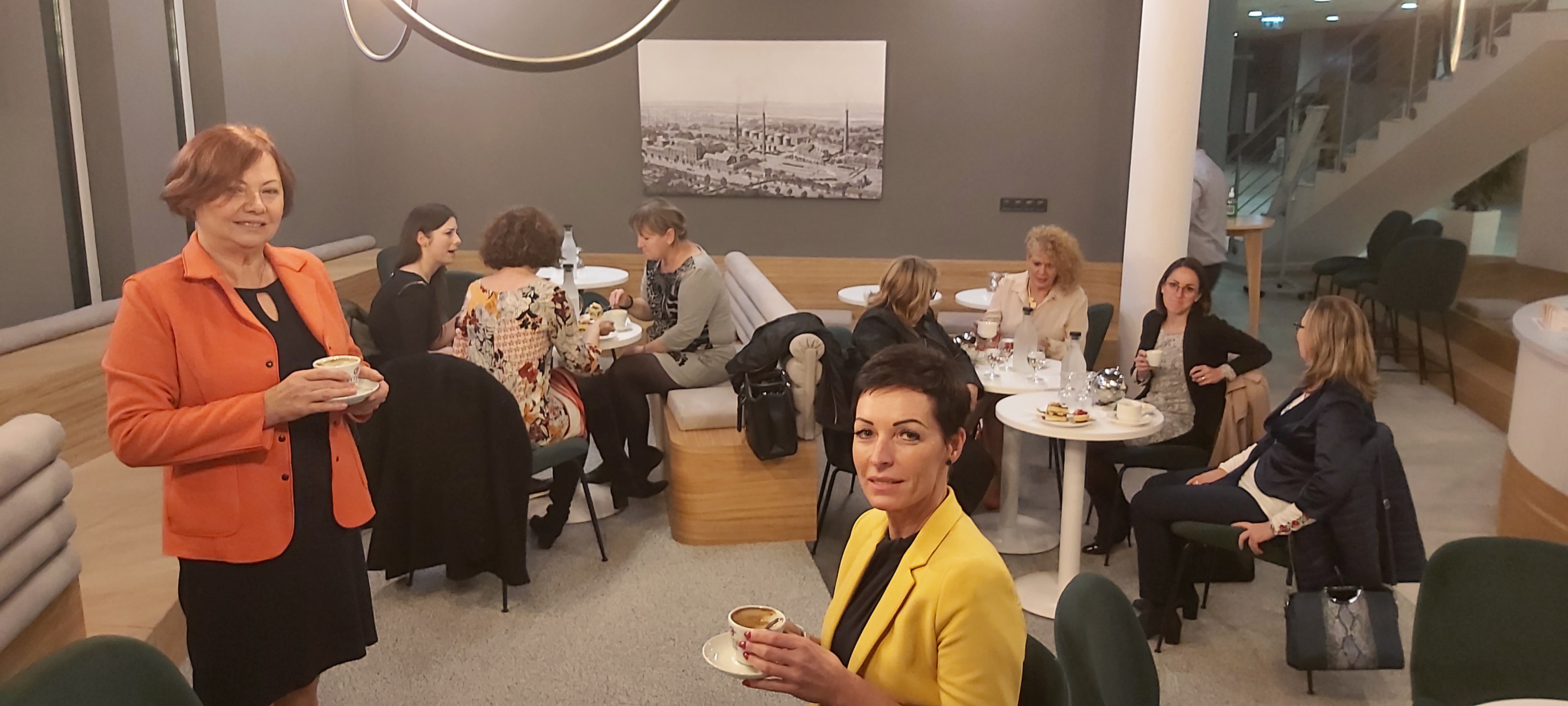 Női vállalkozók találkoztak a Café'857-ben 