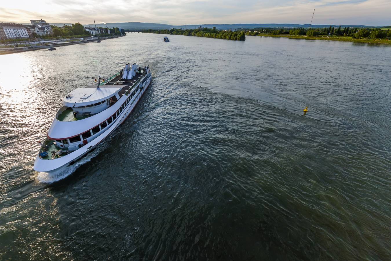 passenger-cruise-ship-river.jpg passenger-cruise-ship-river.jpg