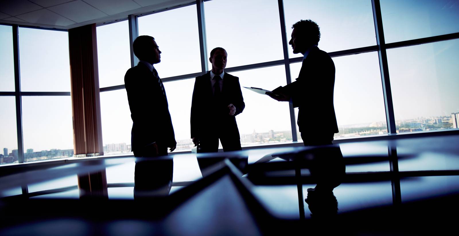 silhouettes-workers-planning-strategy.jpg
