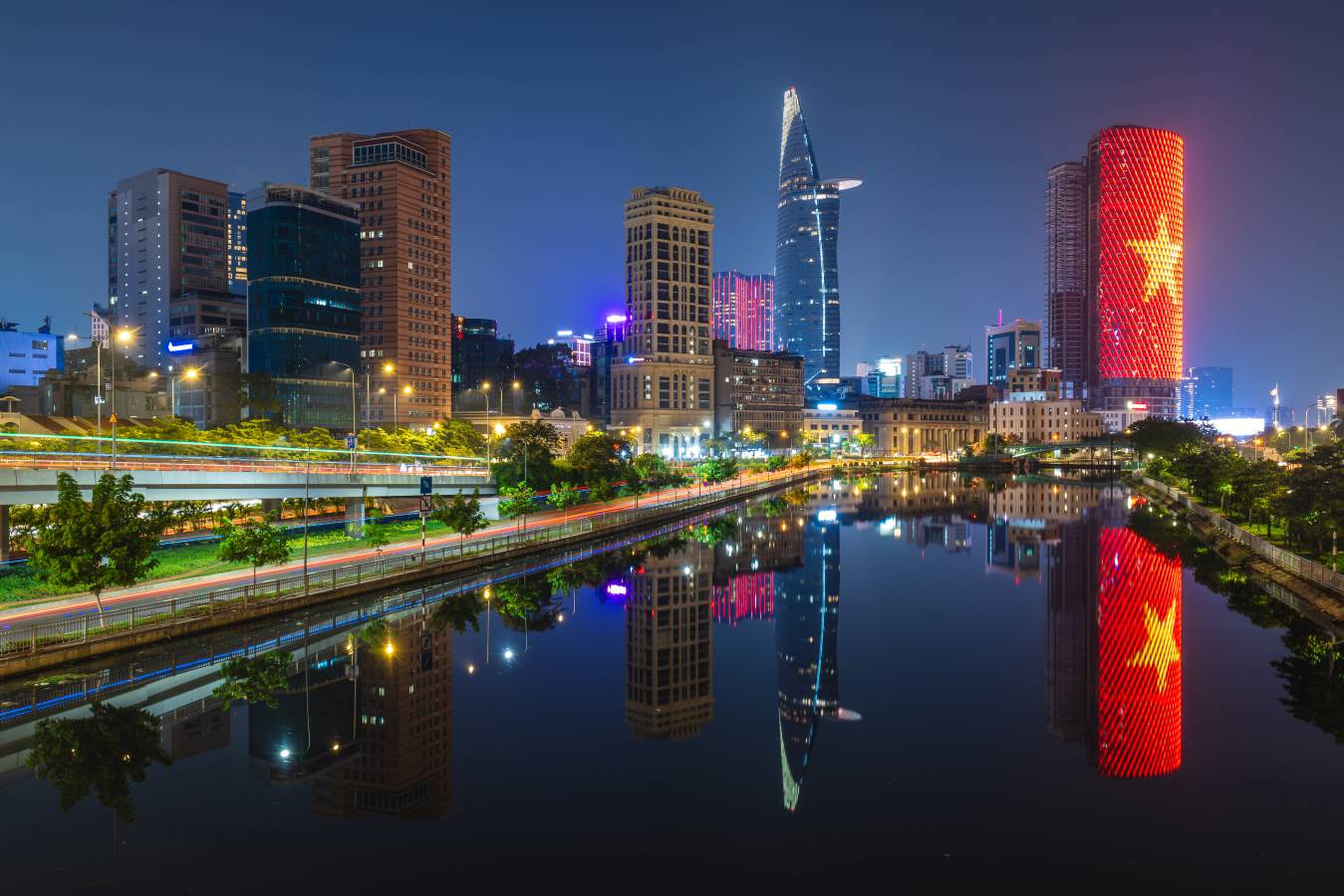 skyline-ho-chi-minh-city-cbd-by-ben-nghe-channel-vietnam.jpg