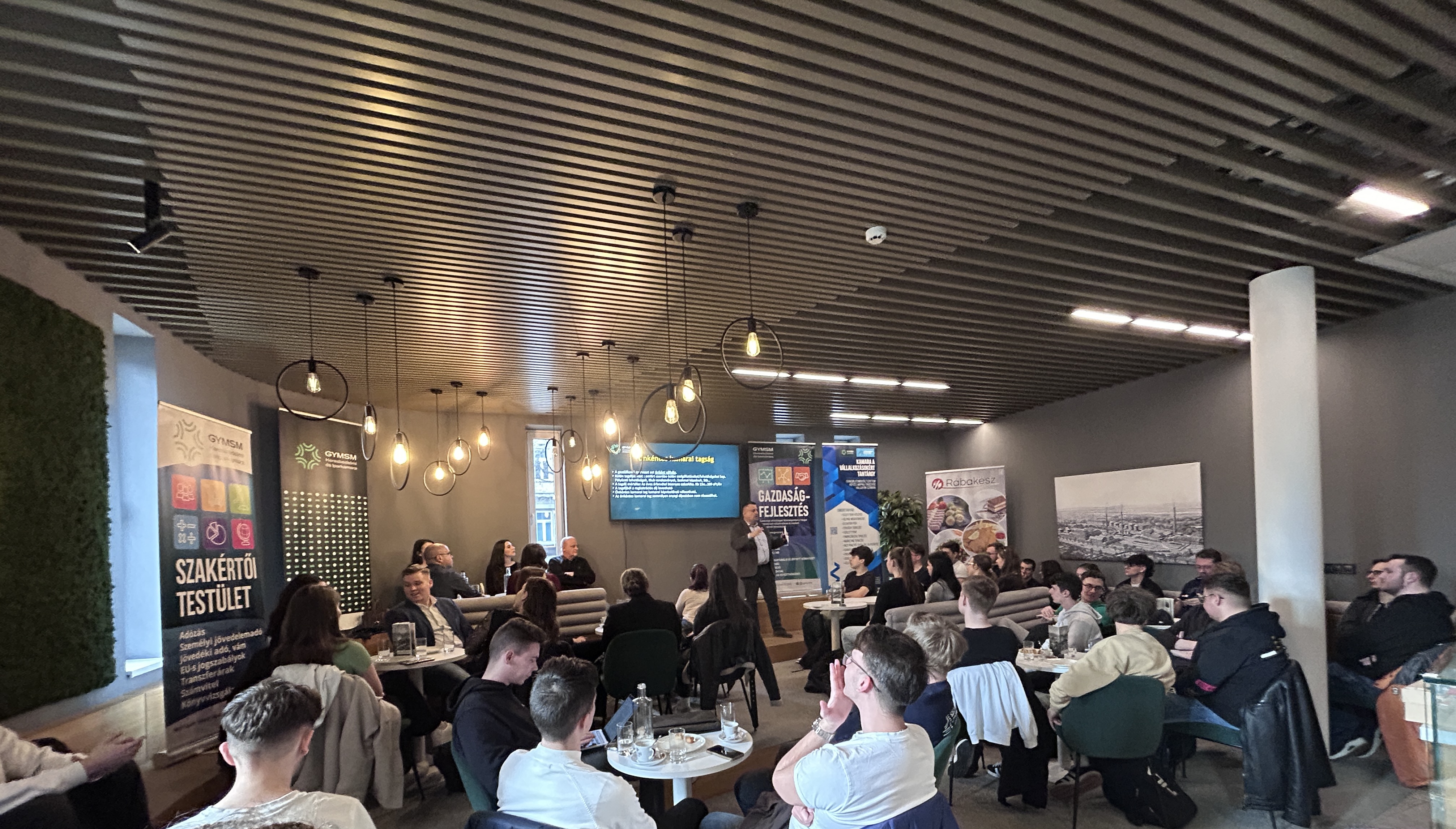 SZE Közgazdász Szakkollégium hallgatóinak tájékoztatása