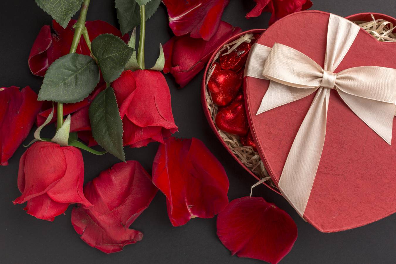 top-view-valentine-s-day-concept-with-copy-space.jpg top-view-valentine-s-day-concept-with-copy-space.jpg